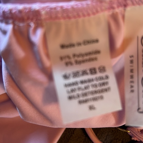 Bikini - Picture 8 of 10